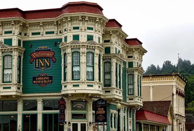 Malibu’s Reel Inn, Food Halls, Sushi Chef & Mezcal!